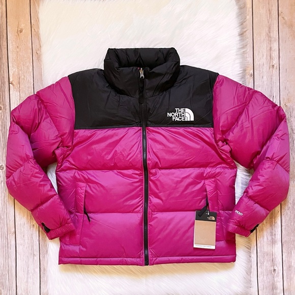 The North Face Women’s 1996 Retro Nuptse Jacket In Fuchsia Pink - Picture 2 of 13